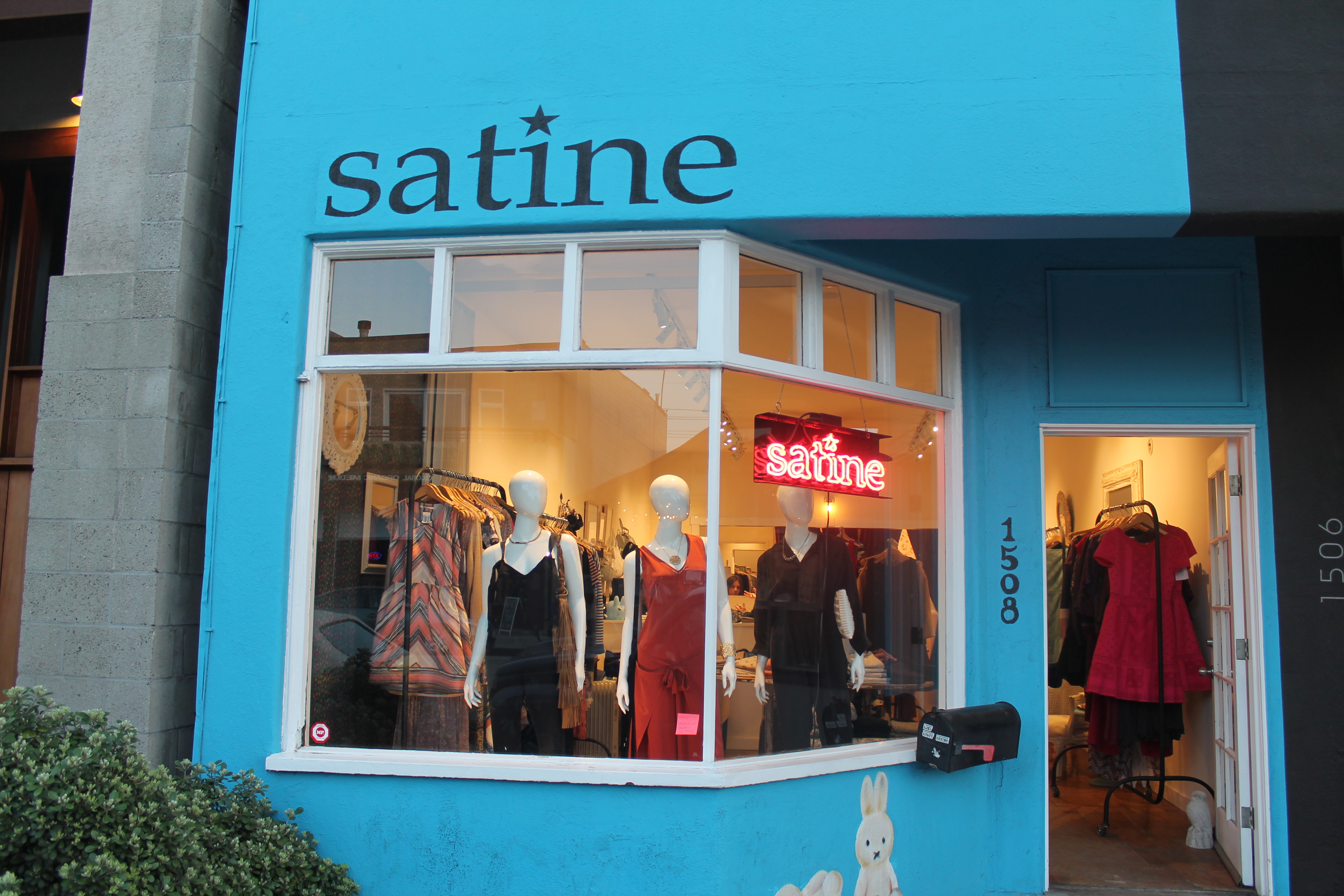 Welcome to One of Abbot Kinney s Wonderland Satine Los Angeles