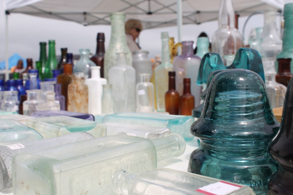 alameda-antiques-faire-bottles