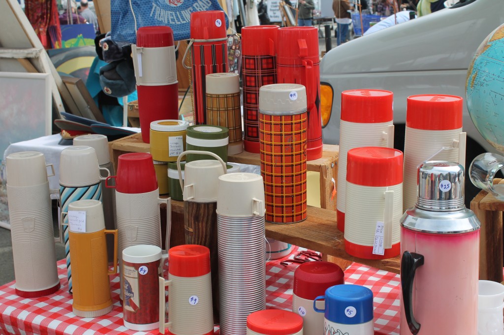 alameda-antiques-faire-thermos