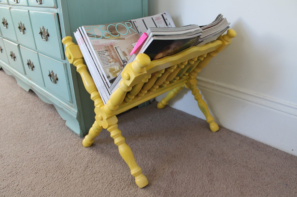 Magazine-Stand-Yellow-Done